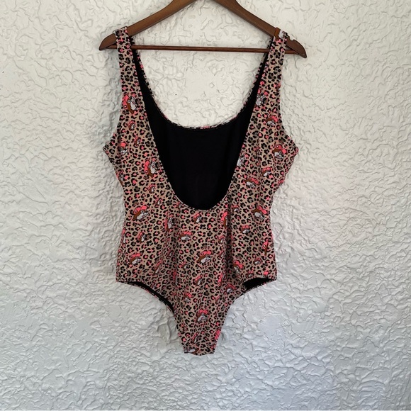 Buc-ee’s Cheeta Print One Piece Bathing Suit 2X - Picture 5 of 9